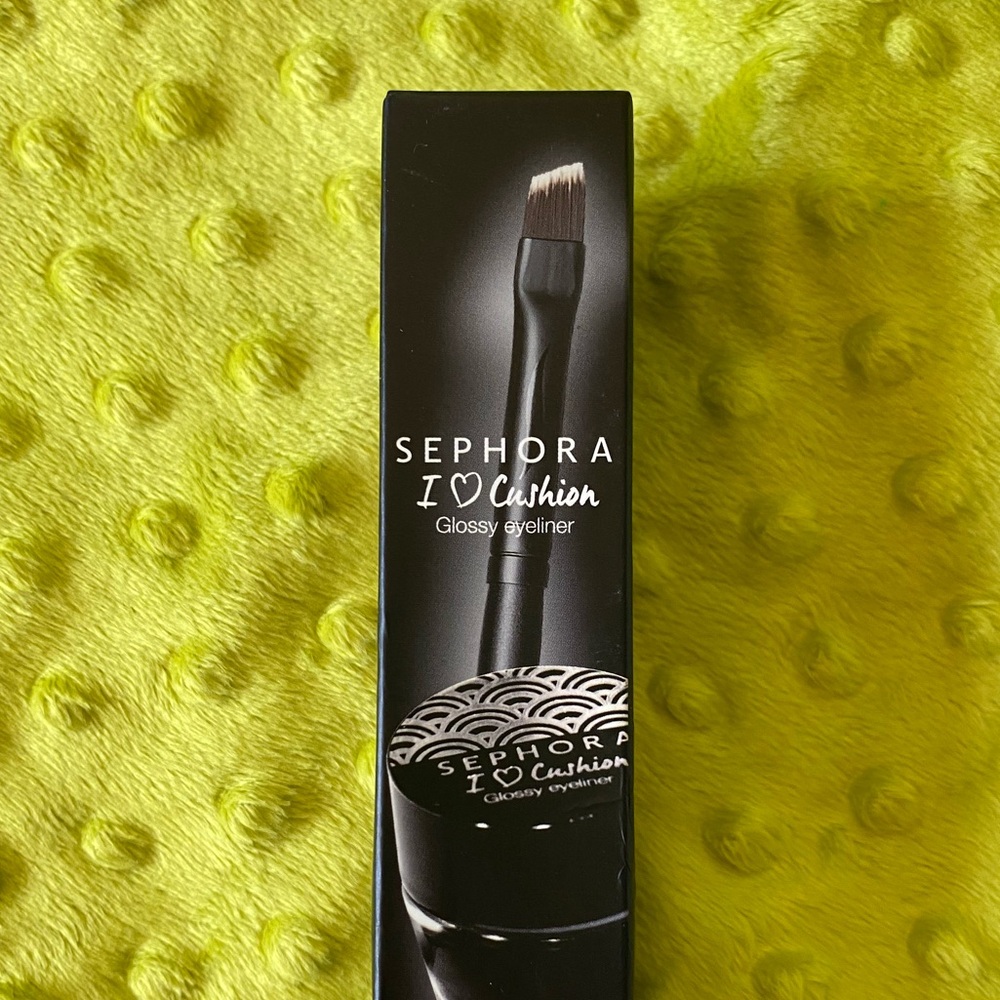 Sephora I Love Cushion Glossy Eyeliner in “Ultra Black”